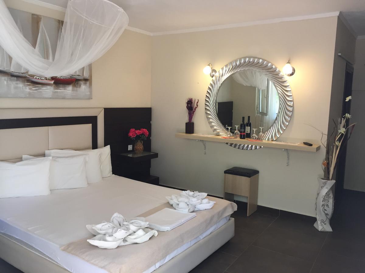 Hotel Alexandros II Toroni Buitenkant foto